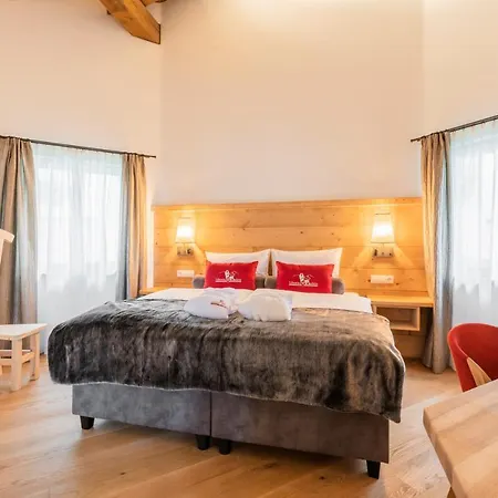 Loewen Seefeld in Tirol