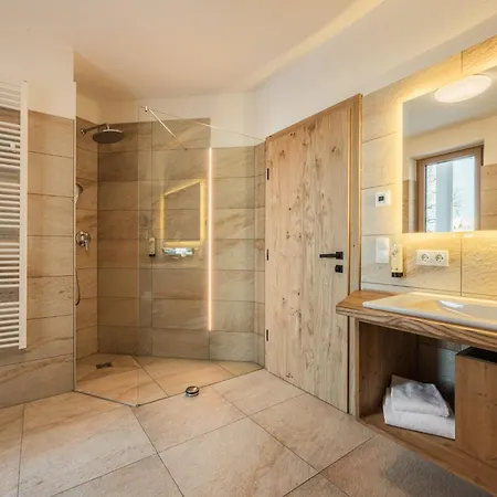 Loewen * Seefeld in Tirol