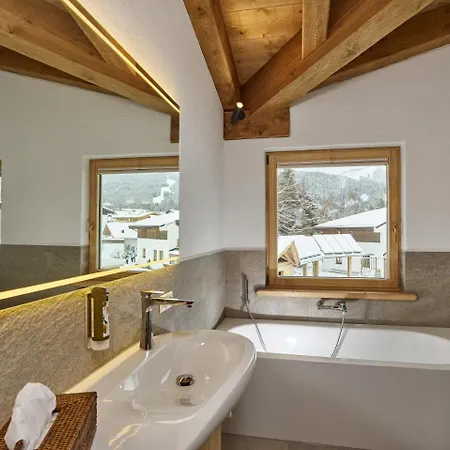 Loewen Chalet