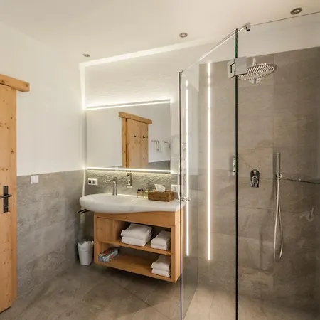 Loewen Chalet Seefeld in Tirol